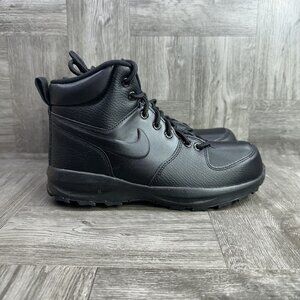 Nike Manoa Youth size 5y Triple Black Boots HF0750-001